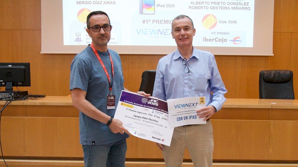Felicidades al equipo de ETSII: Sergio Pérez, Raúl Martín y Diego Palacios, por ganar el Capture The Flag en las X Jornadas Nacionales de Investigación en Ciberseguridad  (79 equipos y 151 participantes)!! #JNIC2025