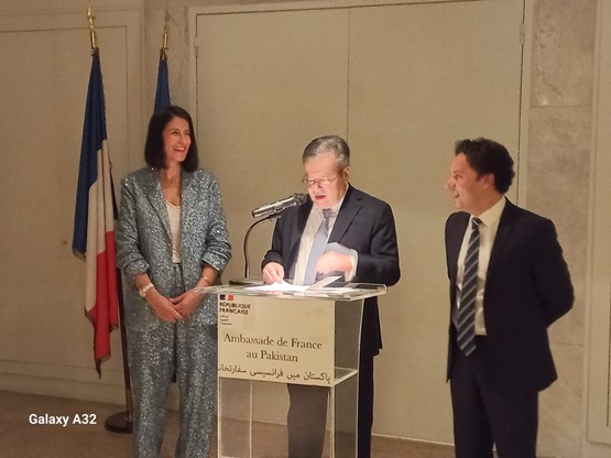 FranceinPak's tweet photo. 1/2 🎖️ Nicolas Galey, Ambassador of France to Pakistan had the pleasure of presenting Razi Ahmed — Chairman of Alhamra Arts Council &amp; founder of the Lahore Literary Festival — to the insignia of Chevalier in the Order of Arts and Letters. https://t.co/gJ3lbTXE5s