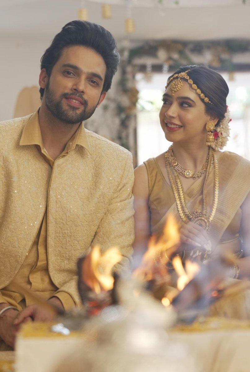 2 states theme. 
Man mast magan, man mast magan bas tera naam dohraaye. 

South Indian bride X Punjabi Groom
We cordially invite to the wedding of 

Rockstar Manik Malhotra 
Astrophysicist Nandini Murthy 

 #MananHacked  #MaNan  #kaisiyehyaariaan  #Parthsamthaan  #NitiTaylor