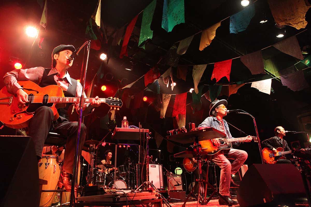 TMD_staff's tweet image. 【※お知らせ※】
THE MODS Premium Acoustic Tour 2025 "REV REHAB AROUND" 6月5日 LIQUIDROOM公演のライヴレポートが掲載されました。是非チェックしてください!
e.usen.com/news/news-even…
#THEMODS #ザモッズ