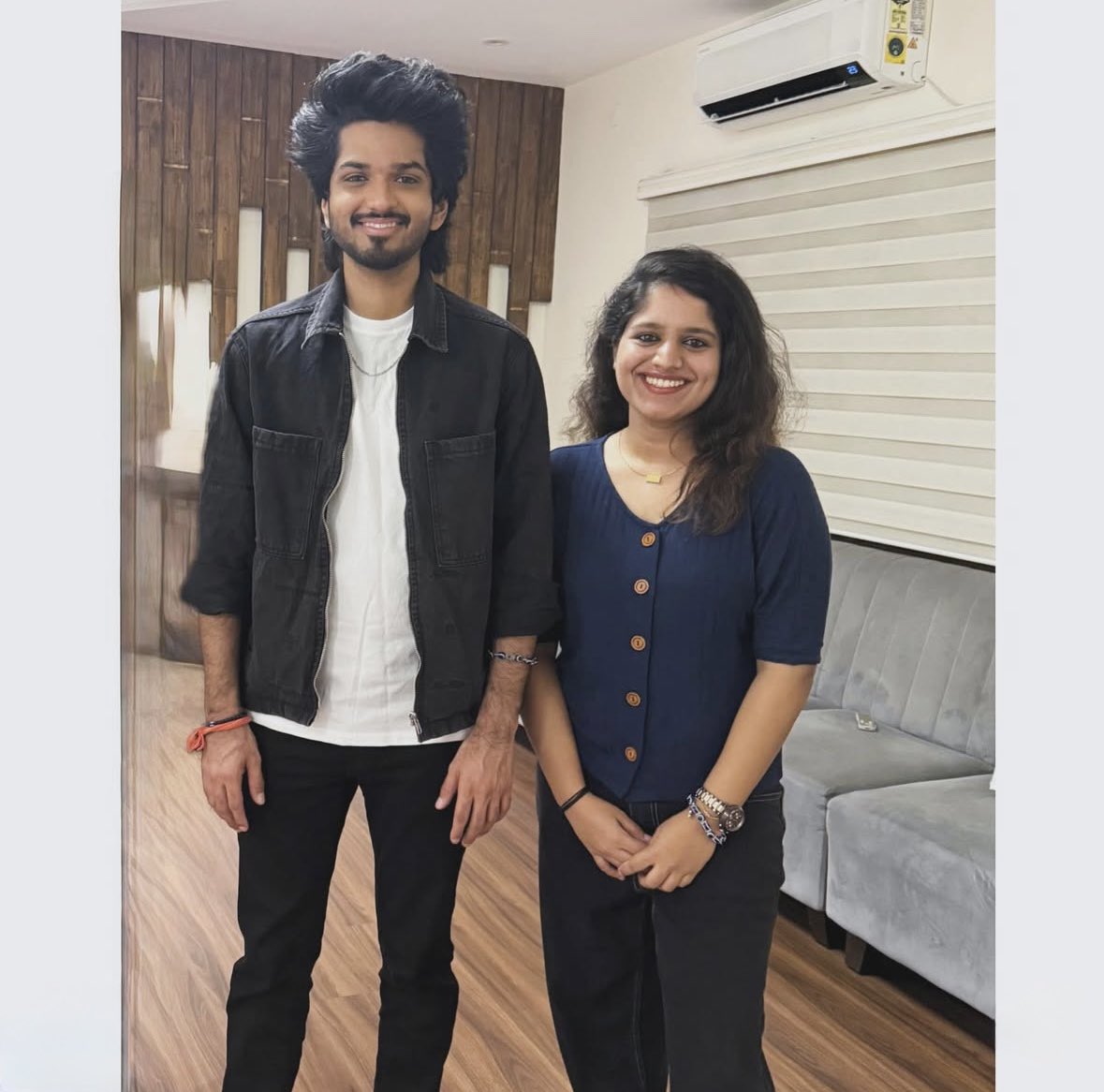 Nithyasri (@nithyasrikann26) on Twitter photo Recording session wrapp 🤍
of #OneLastTime <a href="/SoundsRightOffl/">Sounds Right</a>
~
<a href="/yourmusicallyph/">Pavithra Hariharan</a> <a href="/HarshaV_offl/">Harsha Vardhan</a>
Listen to the audio on all Audio Platforms and watch the full video on YouTube 💥
#onelasttime #olt #thalapathy #vijay Recording session wrapp 🤍
of #OneLastTime <a href="/SoundsRightOffl/">Sounds Right</a>
~
<a href="/yourmusicallyph/">Pavithra Hariharan</a> <a href="/HarshaV_offl/">Harsha Vardhan</a>
Listen to the audio on all Audio Platforms and watch the full video on YouTube 💥
#onelasttime #olt #thalapathy #vijay