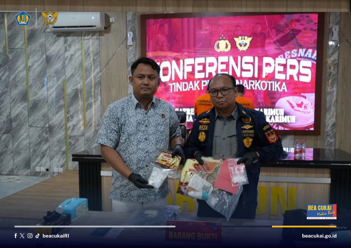 Bea Cukai <a href="/beacukaitbk/">Bea Cukai Tanjung Balai Karimun</a> bersama Polres Karimun ungkap dua upaya penyelundupan narkotika jenis methamphetamine atau sabu dengan total berat mencapai 136,4 gram.

Hal ini diungkapkan melalui konferensi pers pada Kamis, 05 Juni 2025 di Polres Karimun.

beacukai.go.id/berita/bea-cuk…