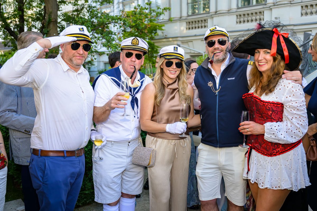 AmecOrg's tweet photo. After a data-packed Day 1 at #AMECSummit, we set sail for Palais Coburg for cocktails, captains &amp; celebration — courtesy of MI Brand Distillery. 🌊 A rising tide lifted all ships. 🛳️ Now, anchors up for Day 2 — who’s still afloat &amp; ready to dive deeper into media intelligence? https://t.co/5dgP4SpLjw