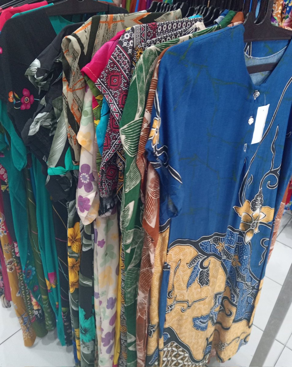 Daster kinclong murah meriah free ongkir seNKRI

yang mau repost dan reply domisili ya

Untuk 3 orang saja 
Yang mau aja ... Nyonyah gak maksa