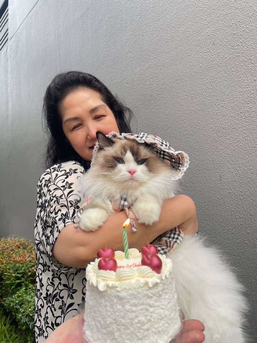 ใครจะสวยเท่าเทอค่ะ อาเม่ะ 🥰

HAPPY BIRTHDAY AME
#PureLove5thWithAME 
#Amemeow 
#bbrightvc <a href="/bbrightvc/">bright</a>