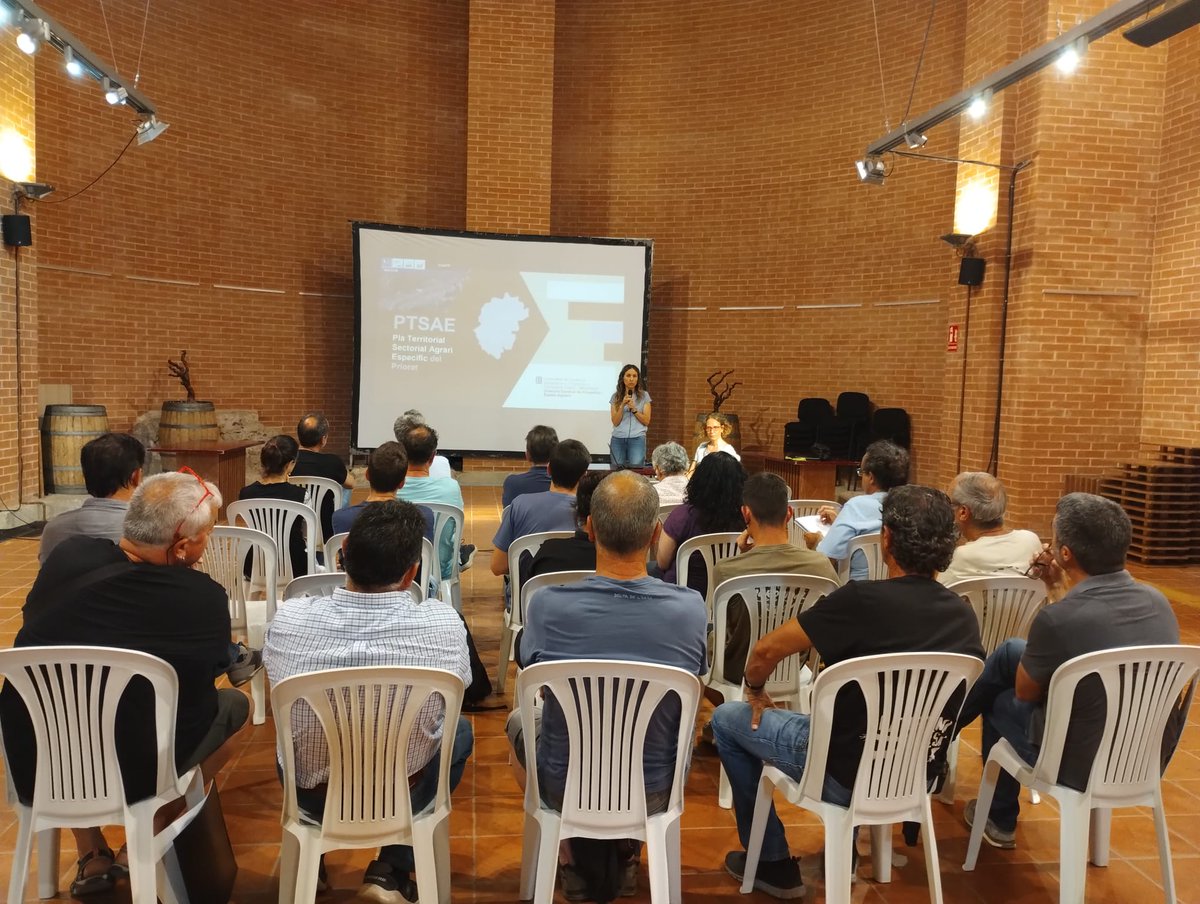 governobertcat's tweet photo. 🌱El Govern obre el procés participatiu del primer Pla territorial sectorial agrari del Priorat

➡️Es tracta d'un instrument d’ordenació en què es té en compte l’estimació de recursos disponibles, necessitats i dèficits territorialitzats del sector.

📝https://t.co/lY48SzjF2n https://t.co/OMrgjEycux