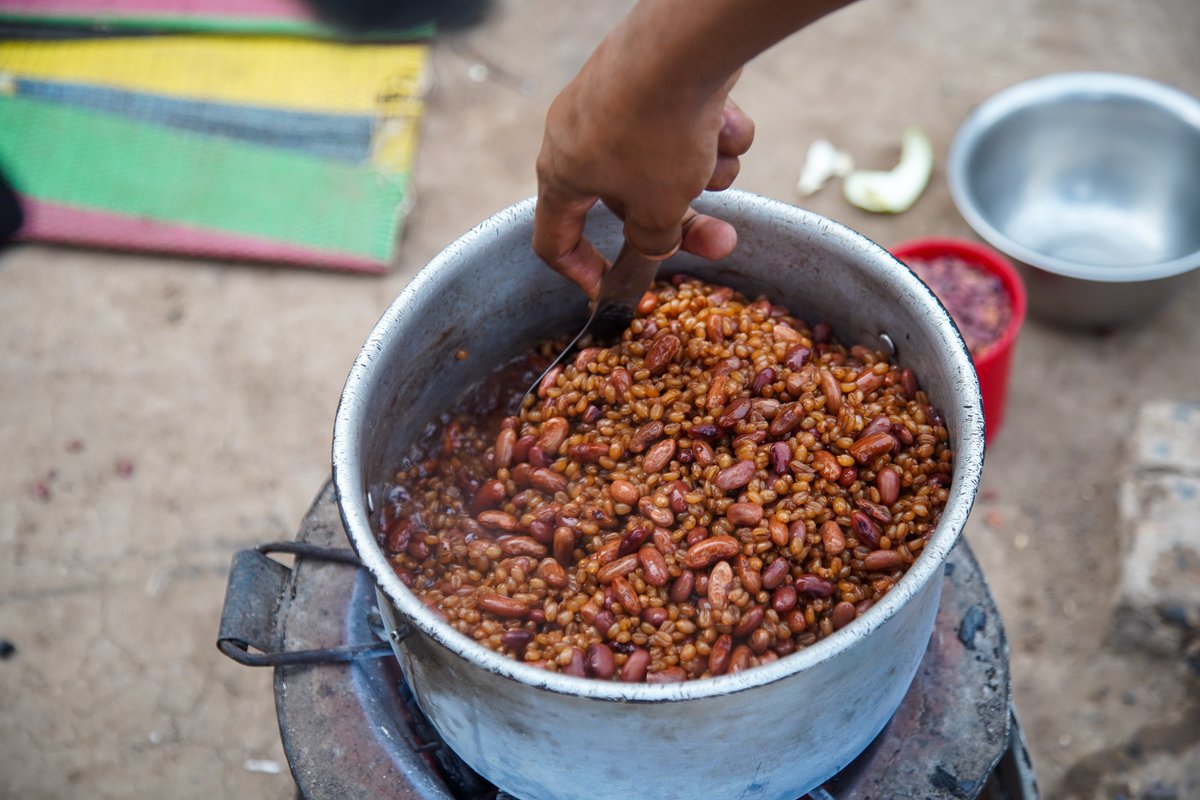 From Kansas to Kakuma: farmers like Doug are making a real difference in refugees’ lives thousands of kilometres away. 

Produce grown in the US and shipped via Mombasa is helping feed over 720,000 refugees displaced by conflicts and drought in Kenya’s camps.

Read more👉