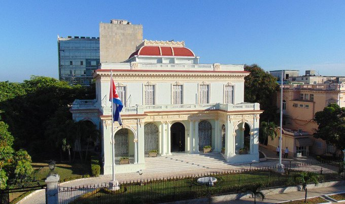 EmbaCubaFrancia's tweet image. Un trésor historique qui préserve la mémoire diplomatique de #Cuba.

📜Les archives de @CubaMINREX documentent les luttes, les accords, les discours, les processus de négociation et témoignent de la vocation #solidaire de la politique étrangère🇨🇺.