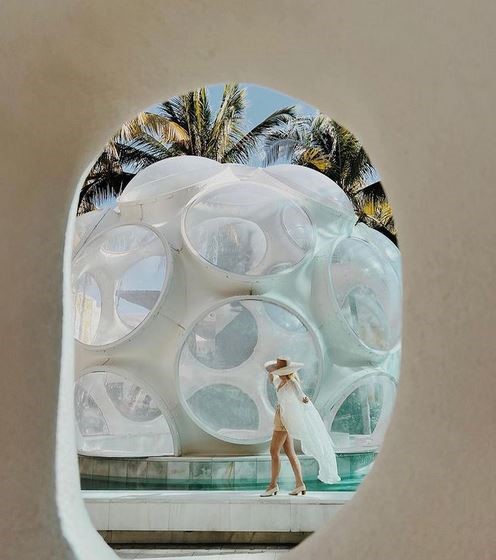 Monica_FdB's tweet image. ◾️ Estrenando el outfit del verano #ArquitecturayModa
#iLoveironia

Recreación cúpula de Buckminster | Miami

#JuevesDeArquitectura #arquitectura #architecture #archilovers #diseño #design #fashionista