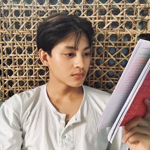 axie4Toto's tweet photo. Si Jose Rizal habang pinoproof-read ang liham pag-ibig ni Segunda Katigbak.

#RP612Fic https://t.co/D8EkyDwTuR