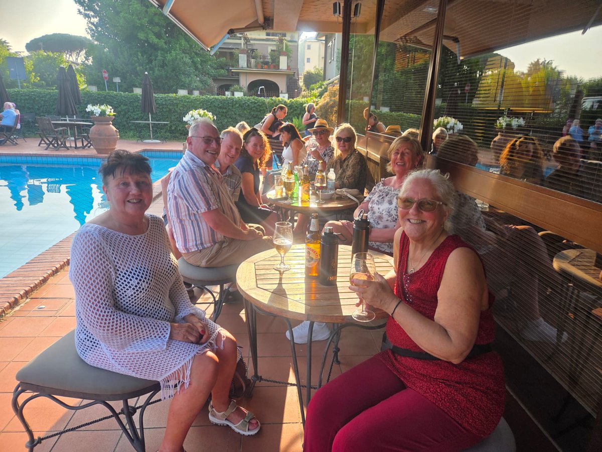 Buongiorno dalla Toscana. Good morning from Montecatini Terme in Tuscany. Photo shows yours truly relaxing by the pool with other members of the choir yesterday evening before checking out the local nightlife 😀