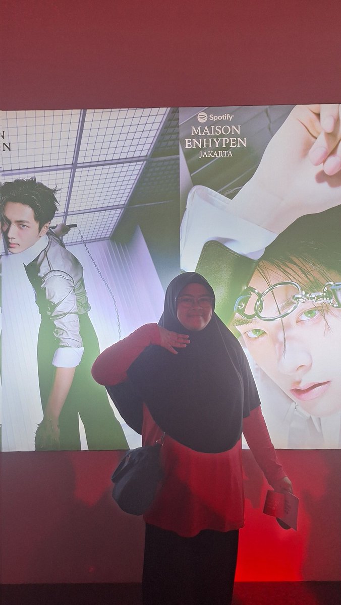 Nazwacan tweet media