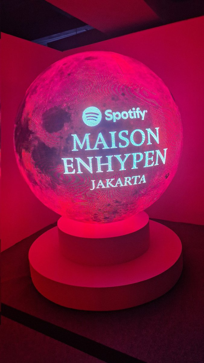 Nazwacan tweet media