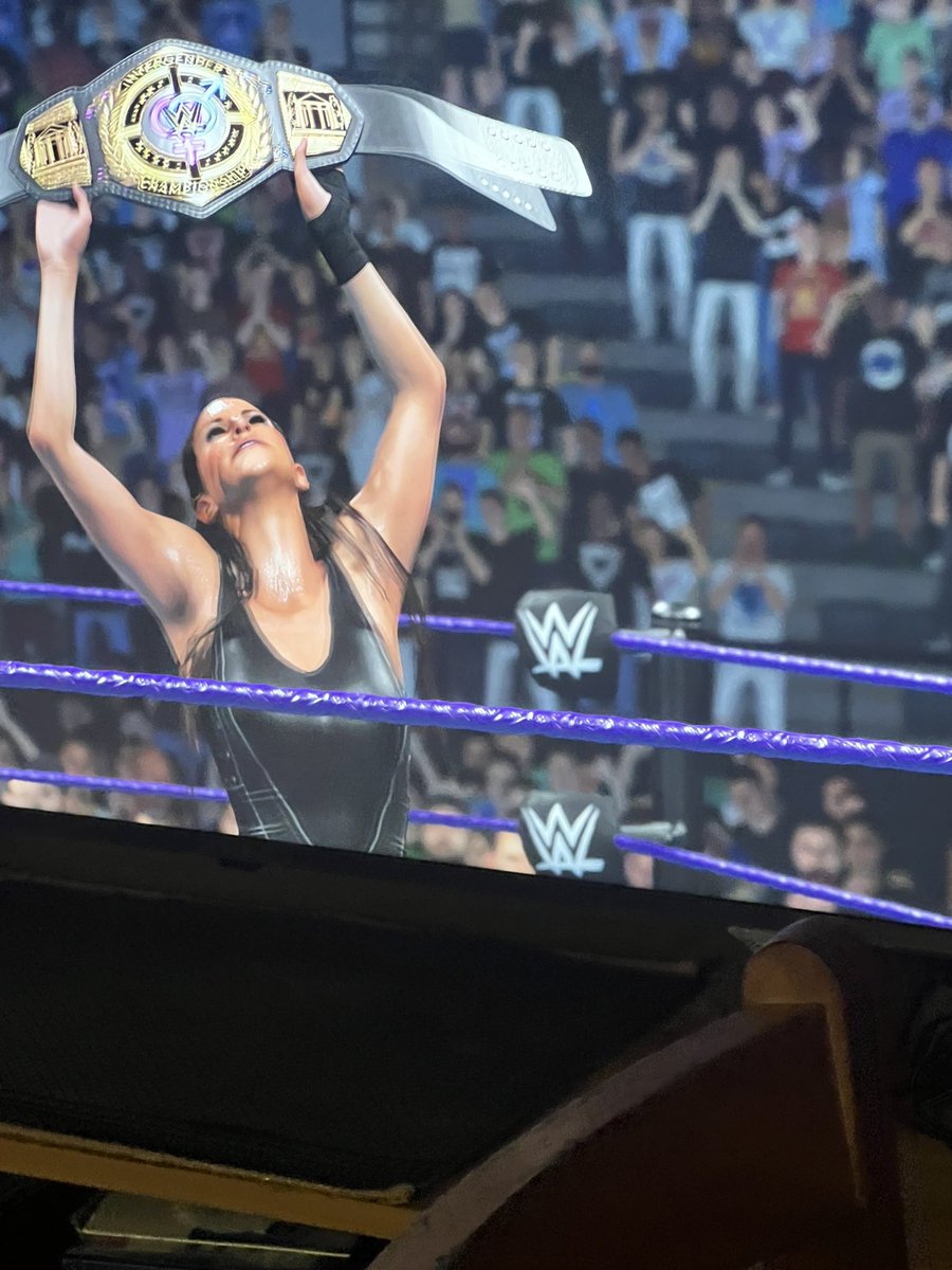 phoenix25802's tweet photo. @stephainemcmah @WWE 

https://t.co/hpQ9jFnJUs.Forever. 

My champion https://t.co/Rcyix8ptiX
