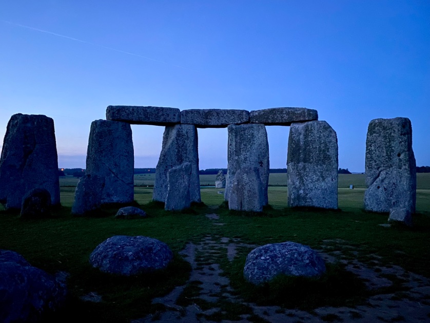 Despite appearances, we didn’t have clear skies last night at Stonehenge. The Strawberry Moon (another view! This is the solstitial axis) was obscured by a very faint layer of cloud. #archaeology
