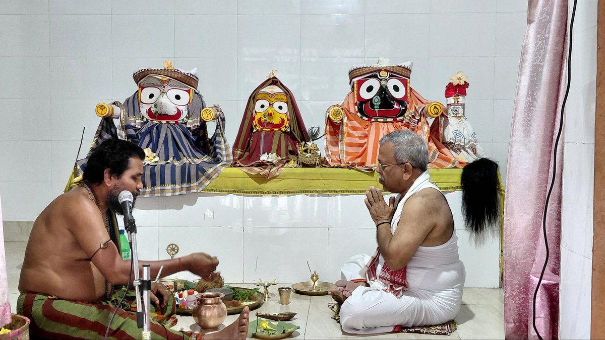 On the auspicious occasion of Debasnana Purnima, the holy Snana Utsav of the Chaturdhamurti (four deities) was observed with devotion at the Shri Jagannath Temple located on the campus of Fakir Mohan University. <a href="/CMO_Odisha/">CMO Odisha</a> <a href="/DHE_Odisha/">Higher Education Department, Govt. of Odisha 🇮🇳</a> <a href="/dpradhanbjp/">Dharmendra Pradhan</a> <a href="/GovernorOdisha/">Governor Odisha</a> <a href="/IPR_Odisha/">I & PR Department, Odisha</a>