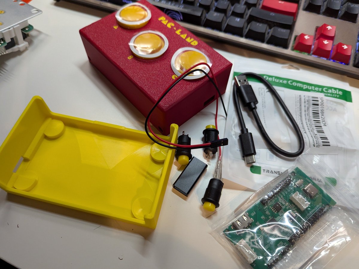 Clive_Frog_2_0's tweet image. Getting ready to ship the first 3 + 3 button #PacLand controller