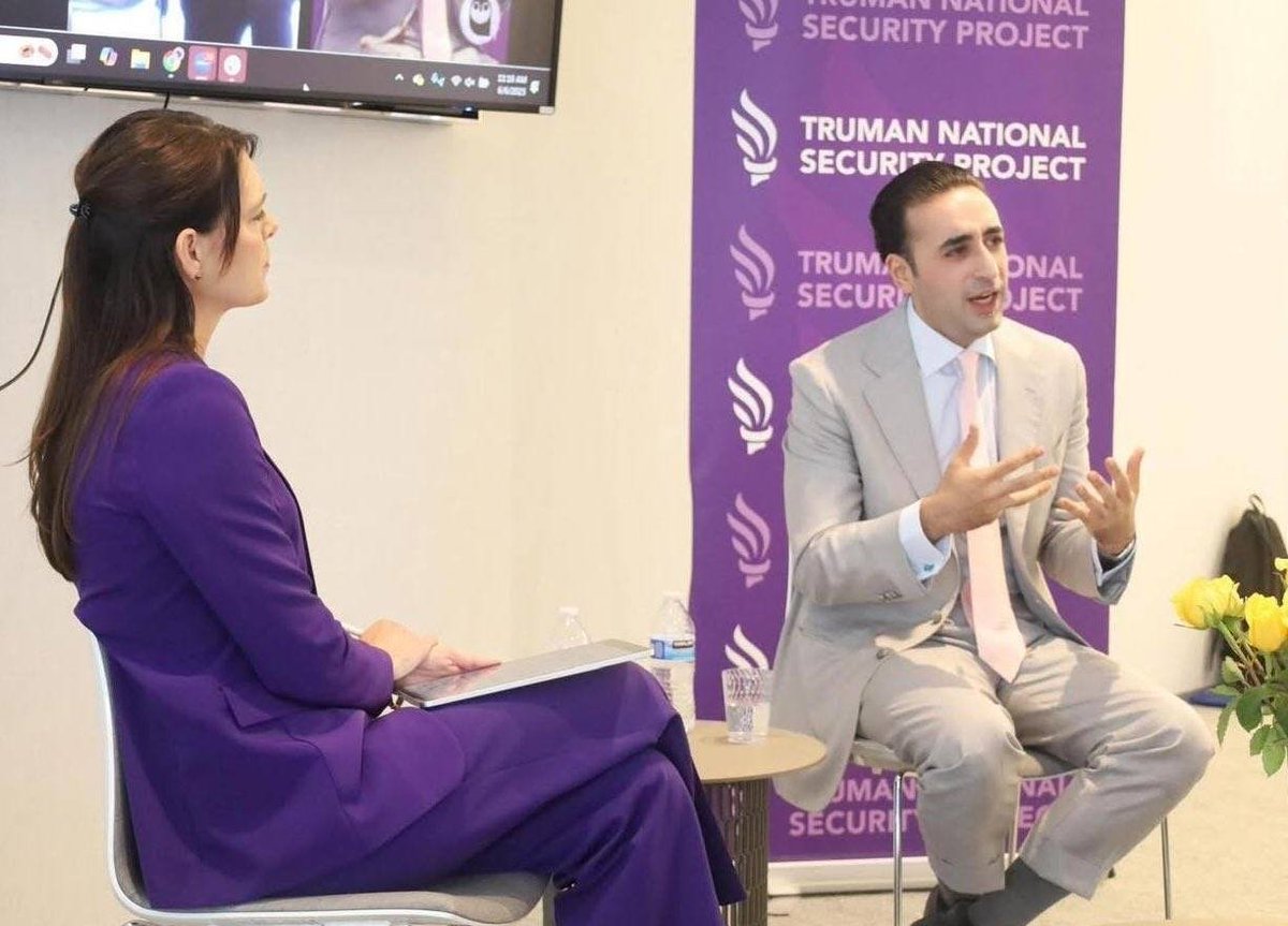 تو ہیرو ہے وطن کا 
سب یہ مانتے ہیں 
#BBZVoiceOfPakistan