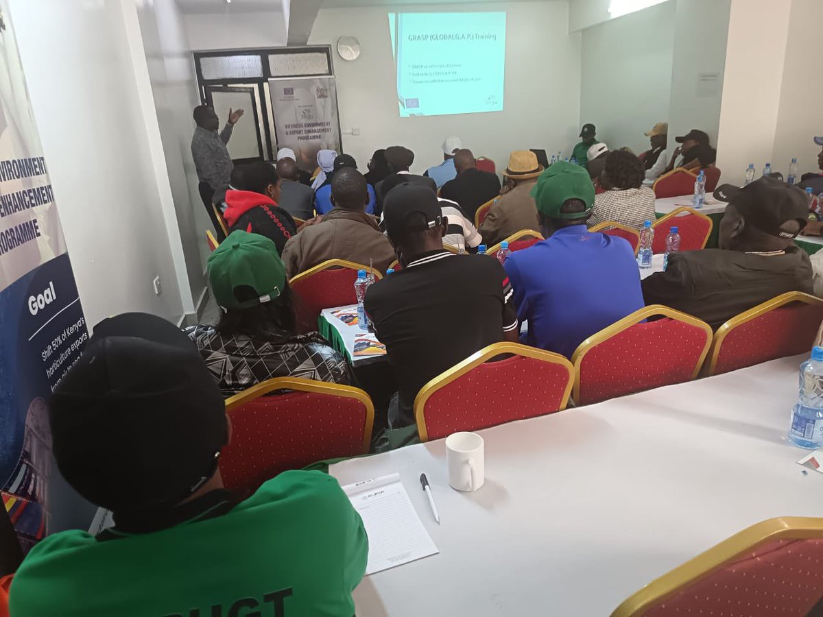 Fresh Produce Consortium Of Kenya (FPC Kenya) (@fpckenya_) on Twitter photo π Murangβa County, Gatura
FPC Kenya, in collaboration with <a href="/TradeMarkAfrica/">TradeMark Africa</a>, is conducting a farmers training for Lima Linda Farmers Cooperative.
Topics include:
π± Global GAP
π‘οΈ GRASP
π₯ Food Safety & Hygiene
π§ͺ Safe Pesticide Use
π IPM
#FPCKenya #FarmerTraining #FoodSafety π Murangβa County, Gatura
FPC Kenya, in collaboration with <a href="/TradeMarkAfrica/">TradeMark Africa</a>, is conducting a farmers training for Lima Linda Farmers Cooperative.
Topics include:
π± Global GAP
π‘οΈ GRASP
π₯ Food Safety & Hygiene
π§ͺ Safe Pesticide Use
π IPM
#FPCKenya #FarmerTraining #FoodSafety