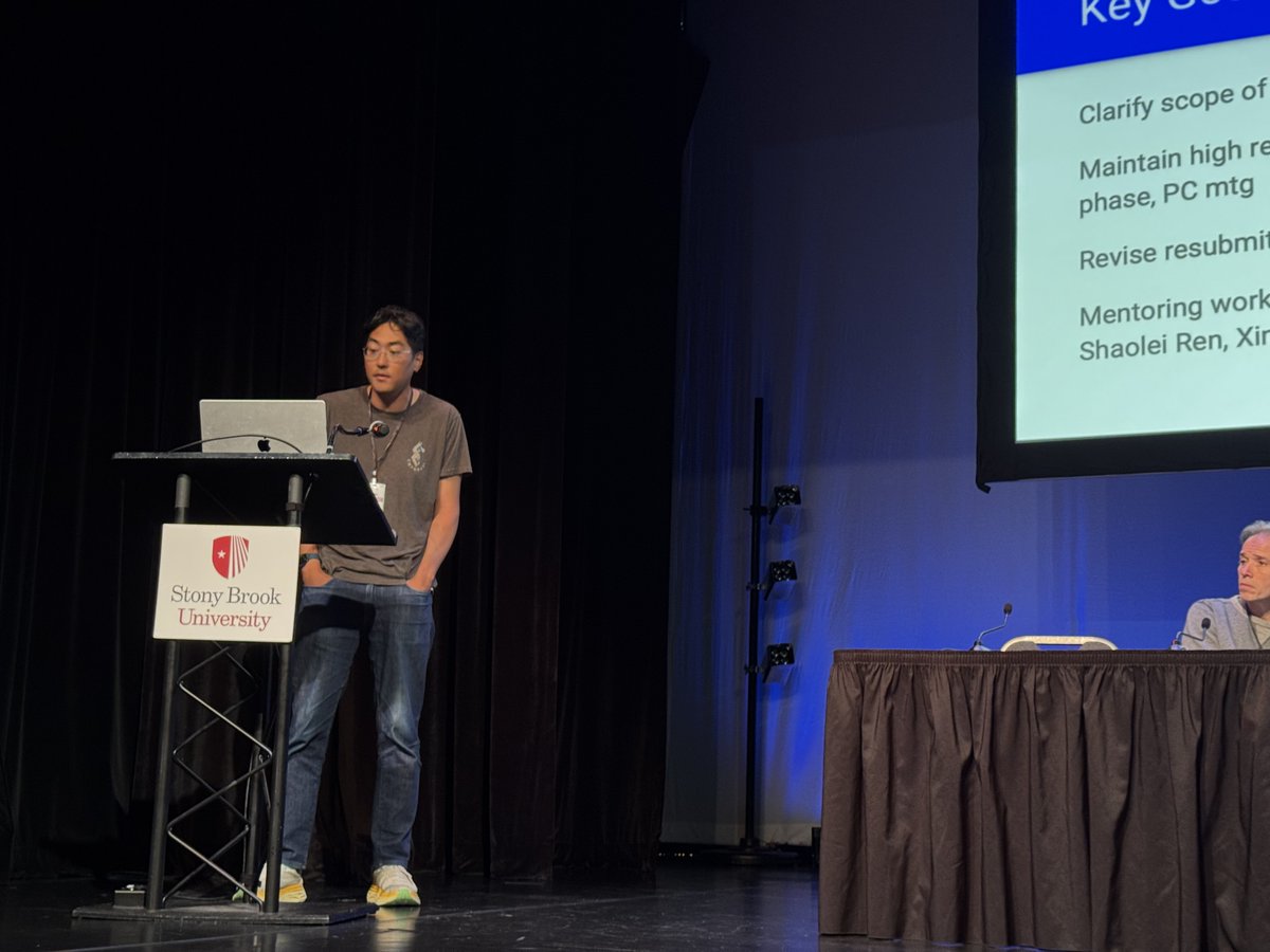 ACMSigmetrics's tweet image. ACM SIGMETRICS 2025: moments of Day 2 - part1