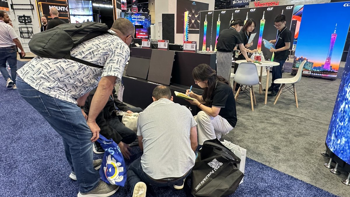 LedClt's tweet image. 🔥Infocomm 2025 Day 1 ｜ Did you come to see us?🎯

🥳The energy at Orlando, Florida is incredible as attendees flock to our Booth 1461. Here are some highlights from today&apos;s event.📸

Tomorrow&apos;s event will be even more remarkable. Come by and say hello!🤝

#CLT #CLTled