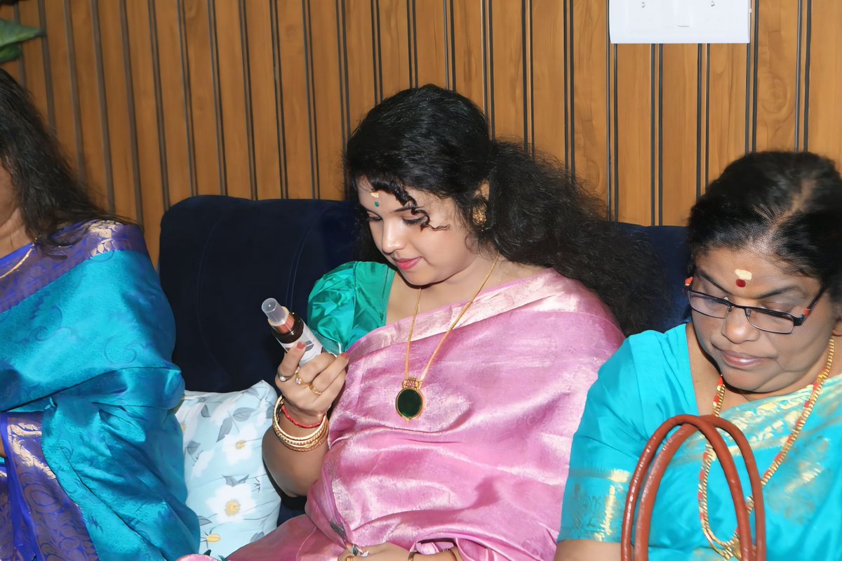 anu_fans's tweet photo. Inauguration of Susii Herbals💐
@AnuKrish995 https://t.co/1riTFXCVgT