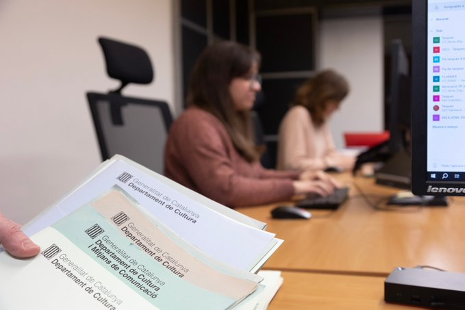 Arxiu Maresme (@acmaresme) on Twitter photo 🎙️ Fes pràctiques a la Comissió Nacional d'Accés, Avaluació i Tria Documental aplicant a la beca G.12 en matèria d’arxius i gestió documental (TAAD)
Apunta't fins al 26.06.2025
tuit.cat/i4KgX o cnaatd.cultura@gencat
<a href="/ESAGED_UAB/">Arxivística i Gestió de Documents UAB</a> <a href="/AAC_GD/">Associació Arxivers</a> <a href="/patrimonigencat/">Patrimoni</a> #XAC #PaisArxius 🎙️ Fes pràctiques a la Comissió Nacional d'Accés, Avaluació i Tria Documental aplicant a la beca G.12 en matèria d’arxius i gestió documental (TAAD)
Apunta't fins al 26.06.2025
tuit.cat/i4KgX o cnaatd.cultura@gencat
<a href="/ESAGED_UAB/">Arxivística i Gestió de Documents UAB</a> <a href="/AAC_GD/">Associació Arxivers</a> <a href="/patrimonigencat/">Patrimoni</a> #XAC #PaisArxius