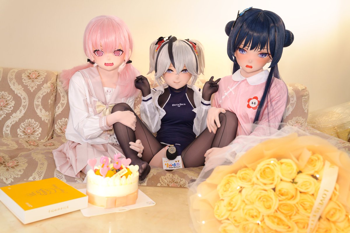 25岁，是娃娃～
📷:<a href="/l_ee_e9/">LeeE</a> 
🛠:<a href="/xyik11/">子月</a>
