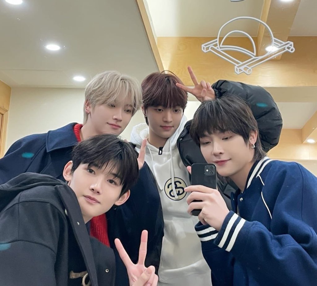 jjuuam00's tweet photo. 계정 개설 이유
𖤐냥밥주의𖤐 https://t.co/ZmZ3ACfw88