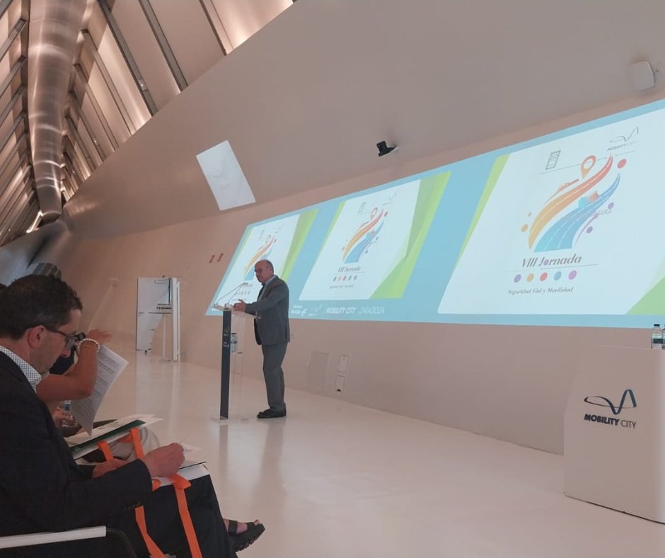 ActoraConsumo's tweet photo. Ayer estuvimos en la VIII Jornada de Seguridad Vial y Movilidad 🚗 

Nuestra presidenta Alba Morella representó a la asociación en un encuentro lleno de ideas para el futuro del sector.

Gracias a @ATARVEZ por seguir impulsando espacios así 🙌 https://t.co/waVHTuyrec