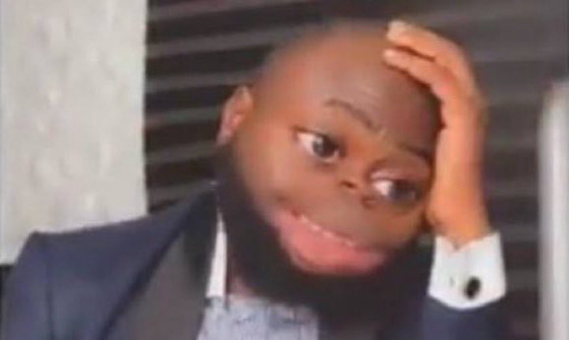 mooeayz's tweet image. Sun dey shine this morning like mad, I say “ah ah, who fast-forward time?” 😭
I sharpaly check my phone make sure say I never miss that 2PM appointment wey fit change my life 😂