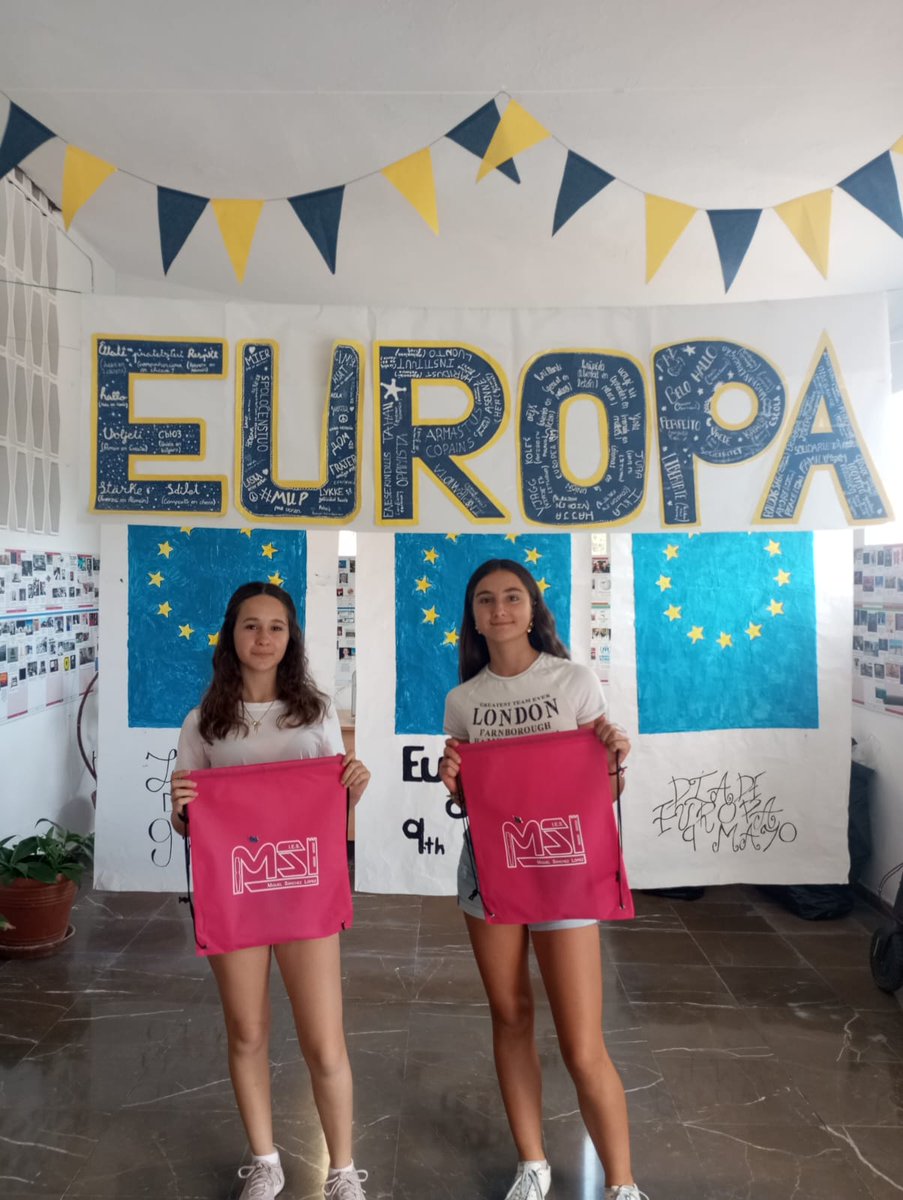 IESMiguelSL's tweet photo. Esta semana hemos repartido los premios del concurso que hicimos con motivo del Día de Europa. ¡Enhorabuena a los ganadores y gracias a todos por particiipar! https://t.co/Klpbndk2lU