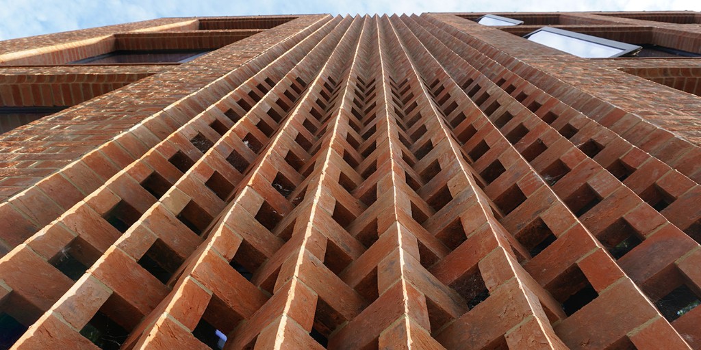 RIBAJ's tweet image. Bricks made in a factory in Blockley, Gloucestershire can be found in many iconic buildings. The firm, @northcotbrick, is celebrating its centenary with a behind-the-scenes Architects' Open Day on 1 July 2025 [AD]

#rjProducts #Bricks #Brickmaking #Facades
ow.ly/2SCM50W4Qjp