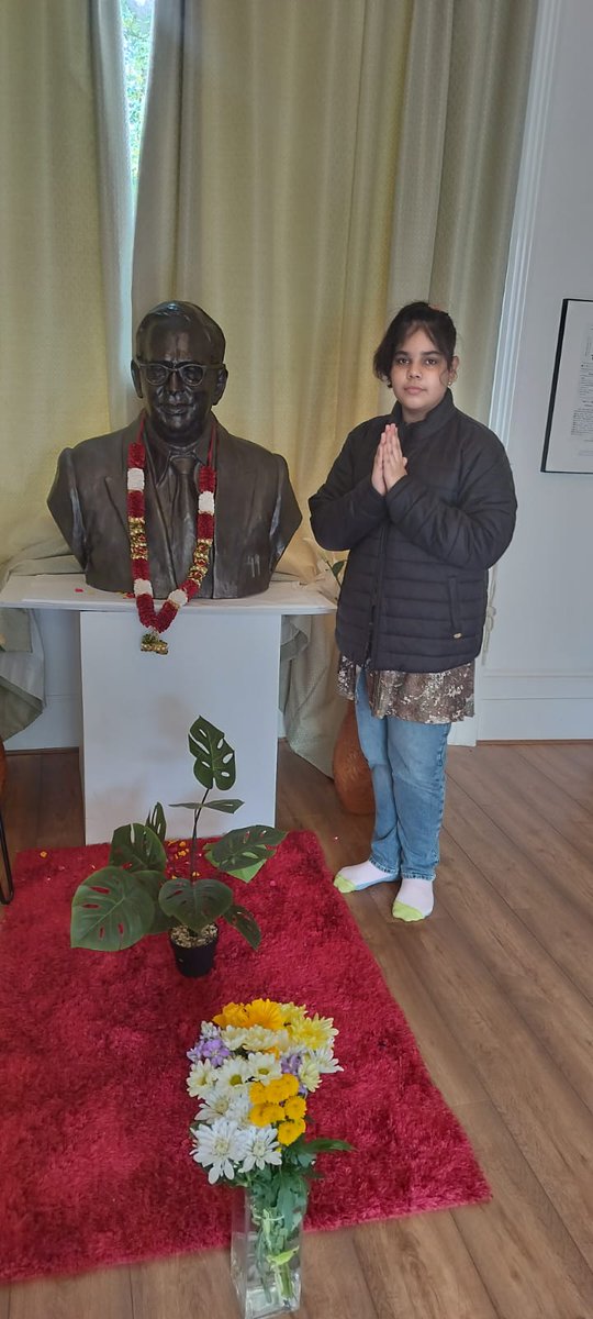 सेंट्रल लंदन स्थित बाबा साहेब के आवास जो अब एक स्मारक है, जाने का अवसर मिला, भाग्यशाली हूं कि यहां आ पाए मैं और मेरी बेटी आरना 🙏 जय भीम जय भारत <a href="/journalist_syed/">Rajpath Bharat</a> <a href="/ayushbanisingh2/">Bani Singh</a> <a href="/PKGautam0/">Pawan Kumar Gautam</a> <a href="/PalVishwnathbsp/">Vishwanath Pal</a>