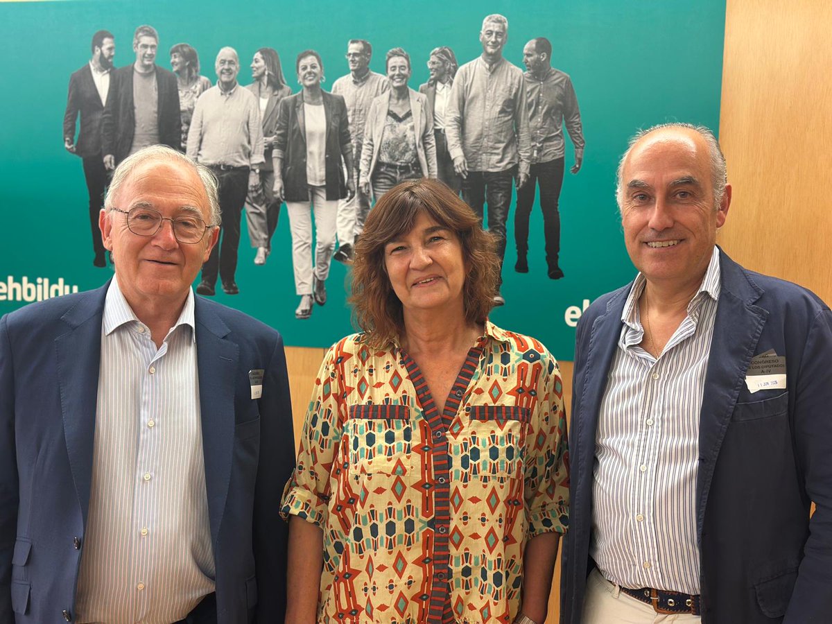 colvetbizkaia (@colvetbizkaia) on Twitter photo Reunión mantenida ayer con Marije Fullaondo, parlamentaria de <a href="/ehbildu/">EH Bildu</a> en el Congreso.
Los presidentes <a href="/A_MateosAmann/">Alvaro Mateos Amann</a> de <a href="/colvetbizkaia/">colvetbizkaia</a>, Miquel Molins de <a href="/VeteriLleida/">Veterinaris Lleida</a> y Felipe Vilas de <a href="/COLVEMA/">Colegio Oficial de Veterinarios de Madrid</a> trasladaron la problemática que supone la aplicación del RD 666/2023. Reunión mantenida ayer con Marije Fullaondo, parlamentaria de <a href="/ehbildu/">EH Bildu</a> en el Congreso.
Los presidentes <a href="/A_MateosAmann/">Alvaro Mateos Amann</a> de <a href="/colvetbizkaia/">colvetbizkaia</a>, Miquel Molins de <a href="/VeteriLleida/">Veterinaris Lleida</a> y Felipe Vilas de <a href="/COLVEMA/">Colegio Oficial de Veterinarios de Madrid</a> trasladaron la problemática que supone la aplicación del RD 666/2023.