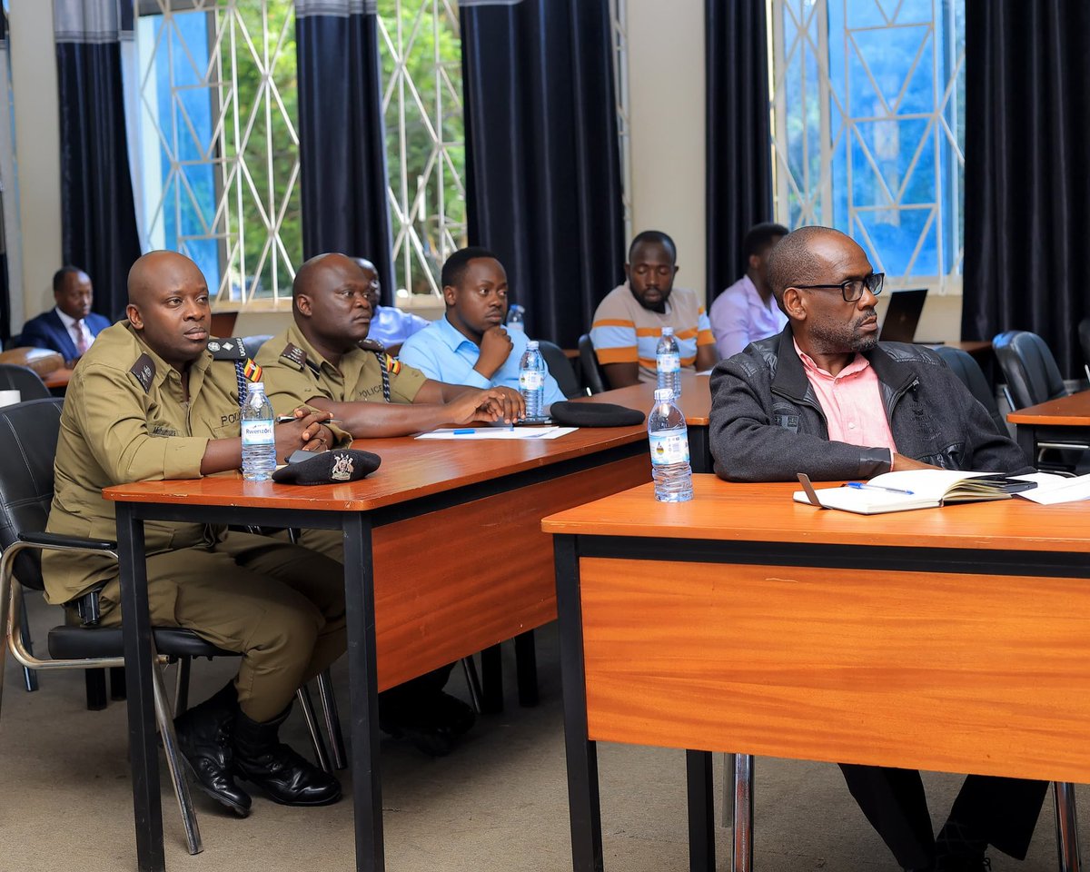 Makerere University GMD (@makereregmd) on Twitter photo Men too are produced by social environments; masculinities do not grow from the ground; patriarchy which we see as a privilege actually harms men; the intersection between social variables define the experiences of men <a href="/amwiine/">Dr. Amon Ashaba Mwiine;</a>
Please tune in and let’s dive deep
#MakMensForum Men too are produced by social environments; masculinities do not grow from the ground; patriarchy which we see as a privilege actually harms men; the intersection between social variables define the experiences of men <a href="/amwiine/">Dr. Amon Ashaba Mwiine;</a>
Please tune in and let’s dive deep
#MakMensForum