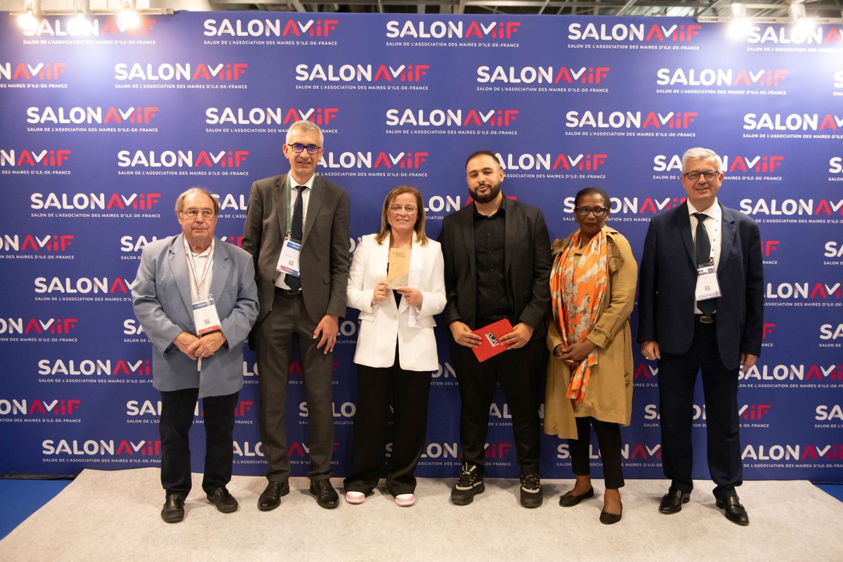 Le 4 juin se déroulait la remise du trophée label COMMUNE DONNEUR 2025 au <a href="/salon_amif/">Salon de l'AMIF</a> . L'occasion de remercier nos 200 collectivités partenaires pour leur engagement en faveur du #dondesang. Félicitations aux nouveaux lauréats! <a href="/AMIF_asso/">AMIF</a> <a href="/BAILLYDominique/">BAILLY Dominique</a> <a href="/DonSangBenevole/">Don de Sang Bénévole</a>