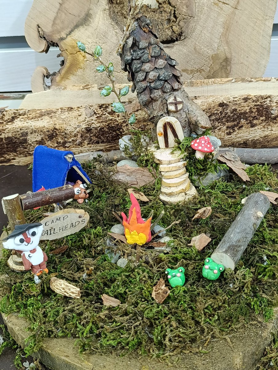 RanaTomlinson28's tweet image. And that’s IT!!! Every tiny piece holds a piece of my imagination. Thank you for walking through this little dreamworld with me ⛺✨
I hope @campnetworkxyz & @CampTrailHeads like my artwork I put a lot of love and effort into it! 💚
Love Camp Network and gCamp forever! 🌿💫