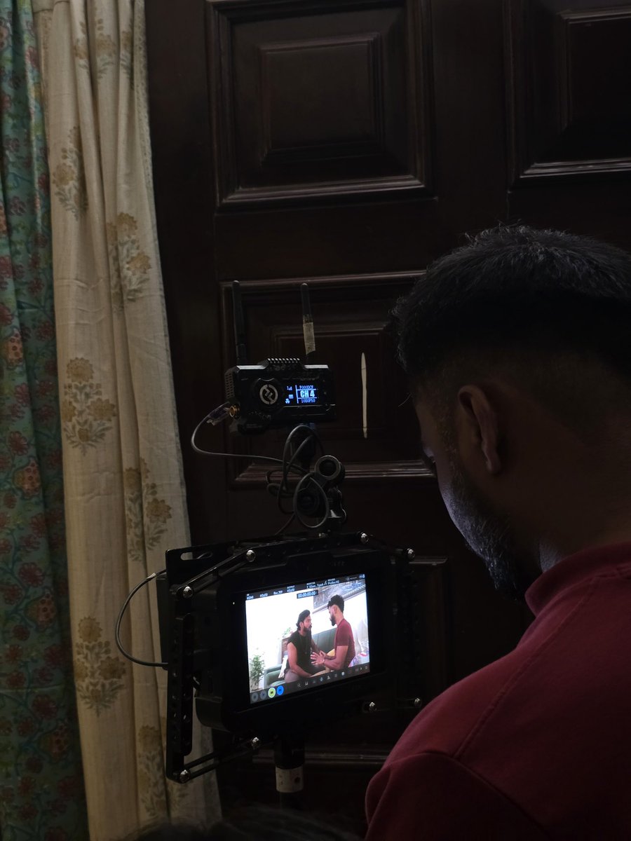 kanadg17's tweet photo. This project means a lot to me, it’s my directorial debut. It may be small, but it’s made with honesty and heart. A real milestone for me, and I’m so glad I got to take this first step in my directing journey with some of my favorite people.
@BombayNoor 

https://t.co/salGdgzu4h https://t.co/UDo2jdYXi8