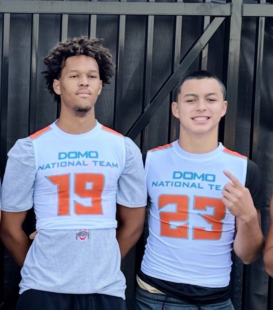 GrindFactory7v7's tweet image. #CaliforniaLOVE with these 3 guys from the west coast at @OhioStateFB 7v7
#26 @Mason_Maddox9 6’2 2027 CB
#19 @martisejm_19 6’3 1/2 2026 CB
#23 @Delprock 6’1 2028 CB
@Bill_Kurelic @MattGuerrieri
@jchorba16 @CFravel247 @ChadSimmons_ @JeremyO_Johnson
@DomoAthletics