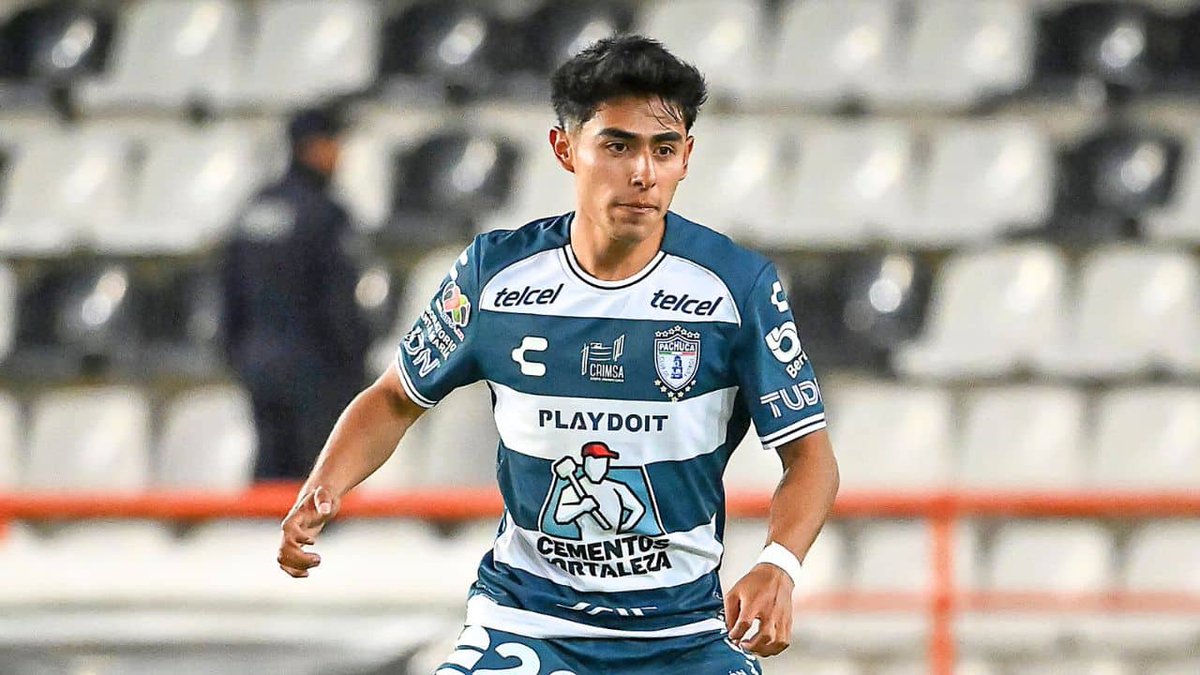 Elias Montiel

Pachuca'nın altyapısından çıkardığı defansif orta saha Meksikanın gözbebeği konumunda çok yakında avrupaya transferini bekliyorum olağanüstü mücadeleci kimliğiyle öne çıkıyor sahada ayak basmadık yer bırakmıyor ve yaşına nazaran kuvveti yerinde bir oyuncu.