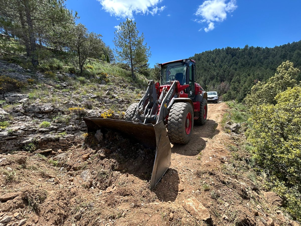 ⚠️ En diferents camins rurals de Vistabella del Maestrat s'ha dut a terme una actuació urgent de millora i condicionament 

✅ Amb la maquinària especialitzada i el personal del Consorci Provincial de Bombers de Castelló 

❗️ Tota la informació:
vistabelladelmaestrat.es/ca/noticias/vi…