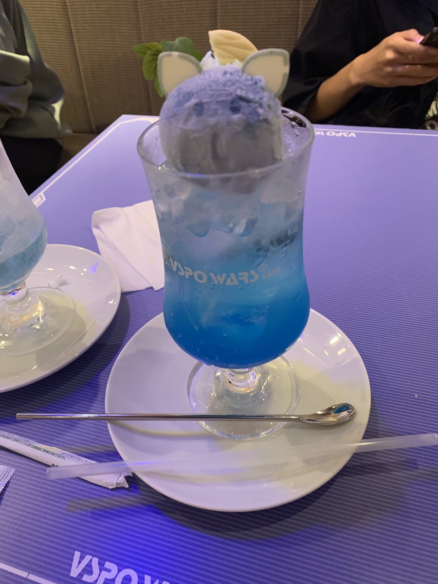 Rai1220_00's tweet photo. ぶいすぽっカフェ友達と行ってきた〜
#Vspo77 https://t.co/XTpodvSKFi