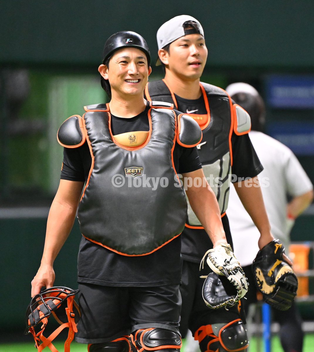 Kazuhiro Oka】小林誠司 フィギュア 22 GIANTS 読売ジャイアンツ公式