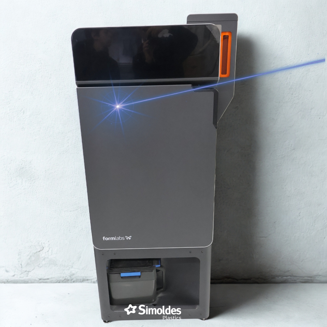 High precision. No supports. Just results.
Formlabs SLS tech at Simoldes delivers:
🦾 Strong PA12 parts
📐 Complex geometries
⚙️ Reliable small batch production
Perfect for:
🔹 Functional prototypes
🔹 Assemblies
🔹 End-use parts
Got a bold idea? Let’s build it—layer by layer.