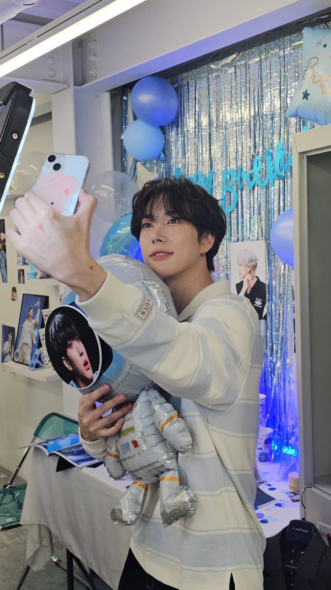 진짜 진심 오늘 종우 미치게 이쁨 미친 것 같아 느슨해진 마음에 긴장감 빡 줌 나 머리채 휘어잡혀서 초창기때 마음으로 다시 입덕함 윤종우 미친아 #ONEPACT