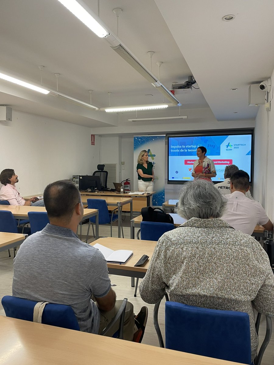 AragonDih's tweet image. StartTech 2025 🚀 Comenzamos en @IAF_Aragon el módulo de marketing con Mabel Gimeno, experta en desarrollo de negocio y marketing con el ejercicio: ¿Cómo me vendéis vuestra empresa? Haz una breve descripción para dejar claro “lo que vendemos”.  

#StartTech #AragónEdih