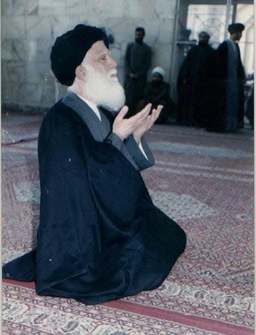 "إن أردت أن تُعرف أنك صدري، فكن صادقًا، شجاعًا، خادمًا للمجتمع."

السيد محمد الصدر