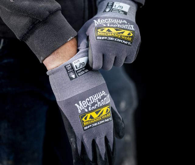 Mechanix_JP's tweet image. メカニクスウェアの コーティング ニット シリーズ 「スピードニット S1EE08」
しなやかに手にフィットする15ゲージの高密度シームレスナイロンシェル。
軽量でムレにくく、長時間の作業でも快適です。…