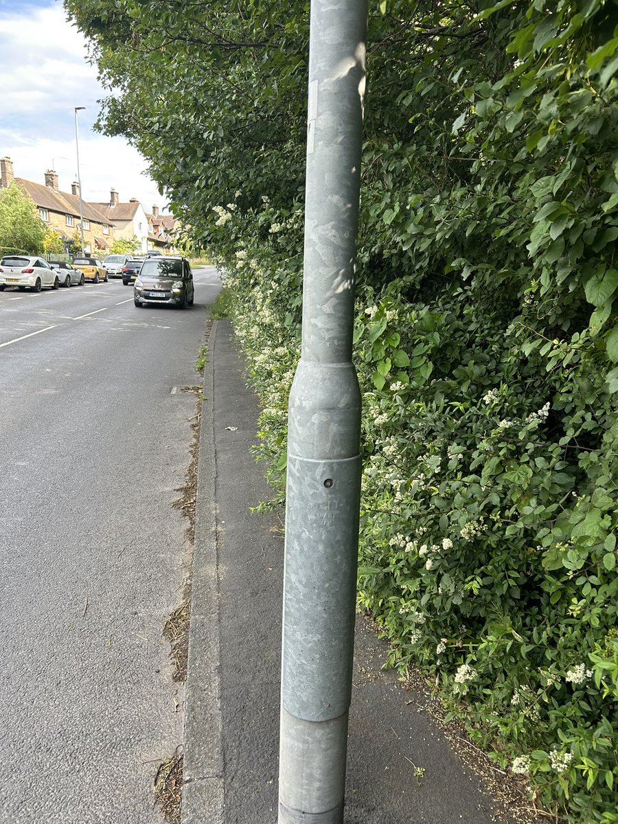 East Sussex Highways have blocked me because I tell it as it is and support everything with evidence - well here we have their highway maintenance. Overhanging and encroaching. No space for pedestrians and this is the A275 Lewes.  Complete incompetence, what do inspectors do???